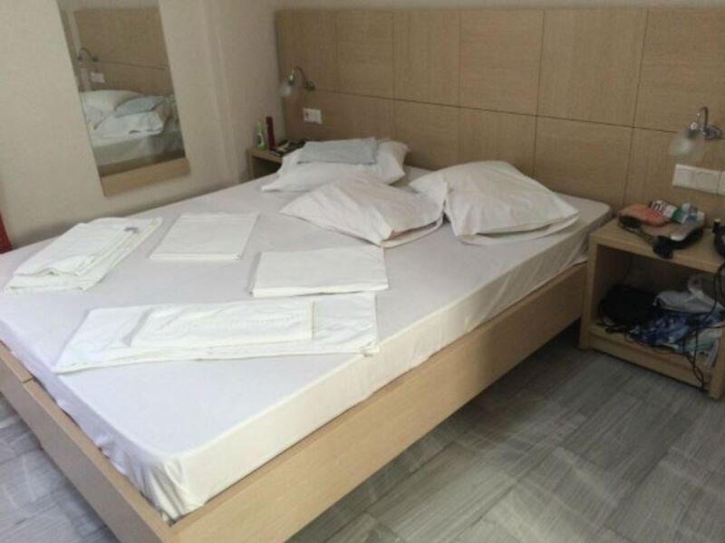 Happyland Hotel Apartments ニドリ エクステリア 写真