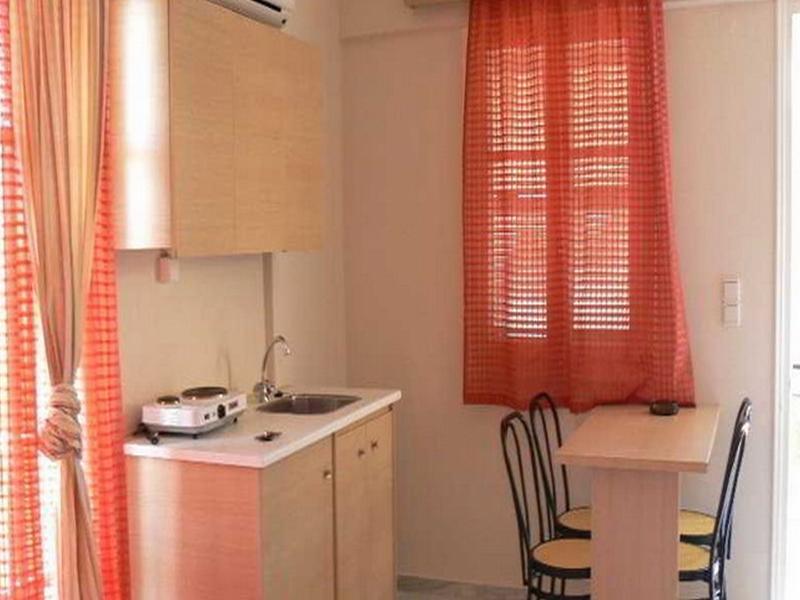 Happyland Hotel Apartments ニドリ エクステリア 写真