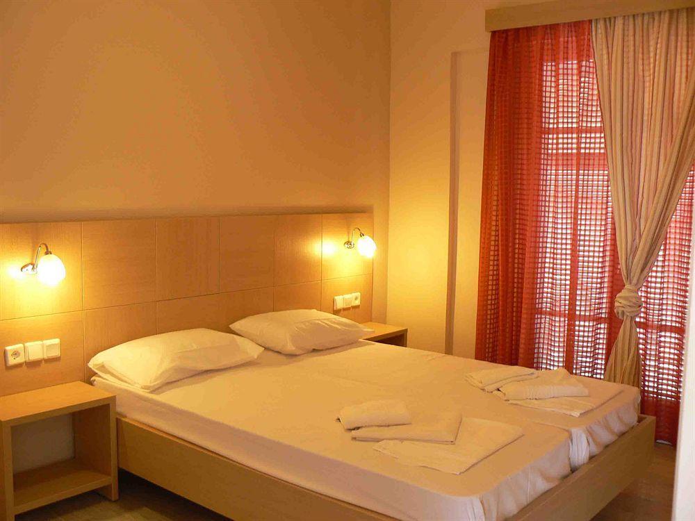 Happyland Hotel Apartments ニドリ エクステリア 写真
