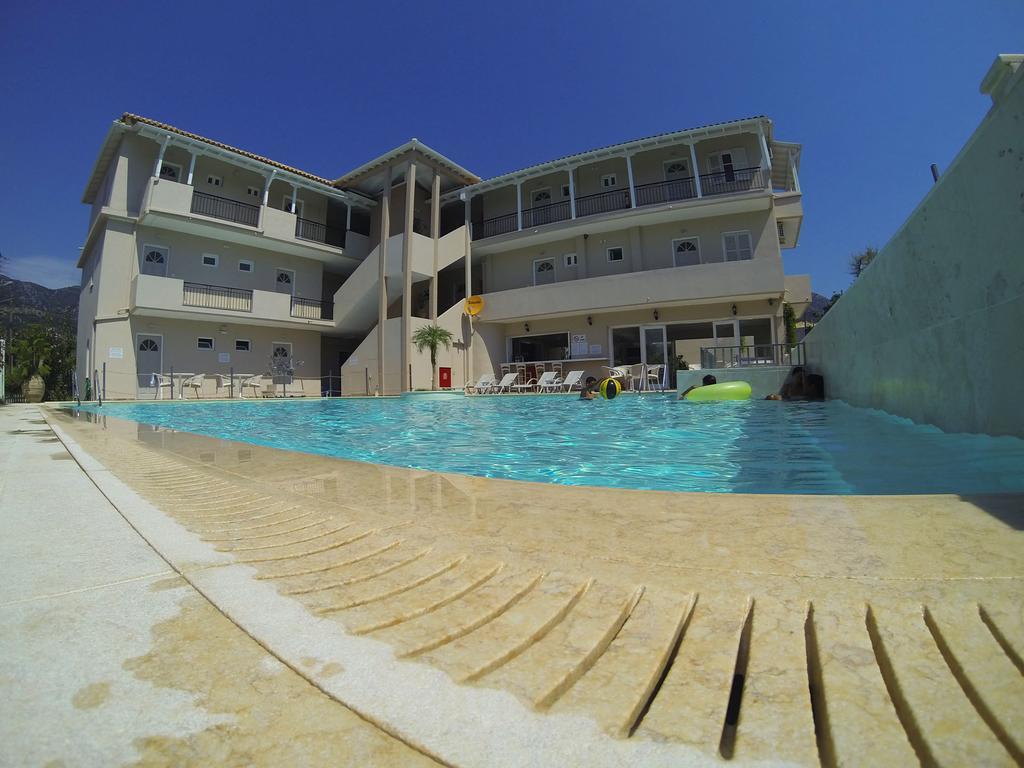 Happyland Hotel Apartments ニドリ エクステリア 写真